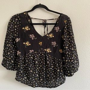 Hollister Black Floral Top Size XS